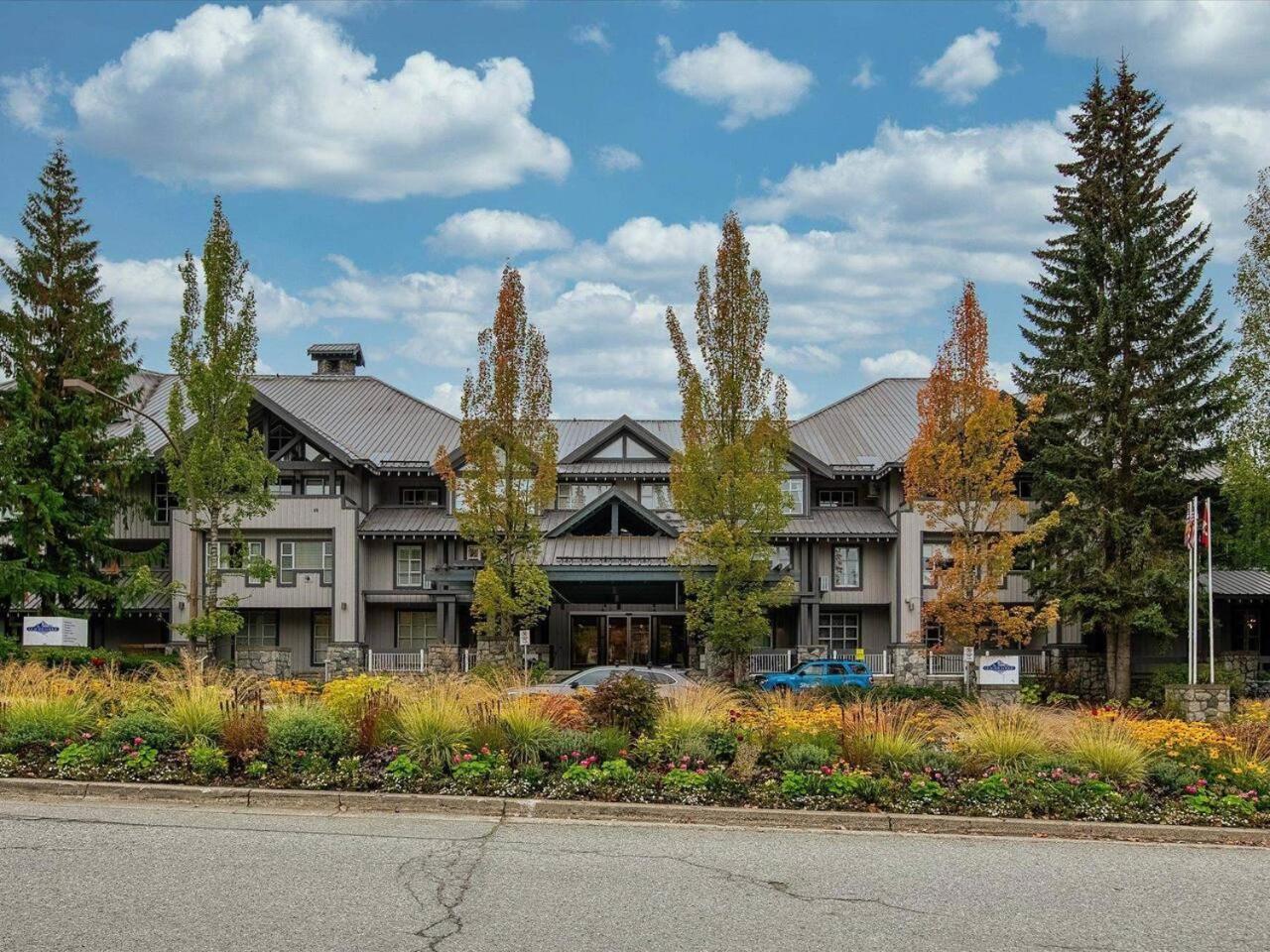 Newly Renovated Ski In Out W Pool 2 Hot Tubs Whistler Buitenkant foto